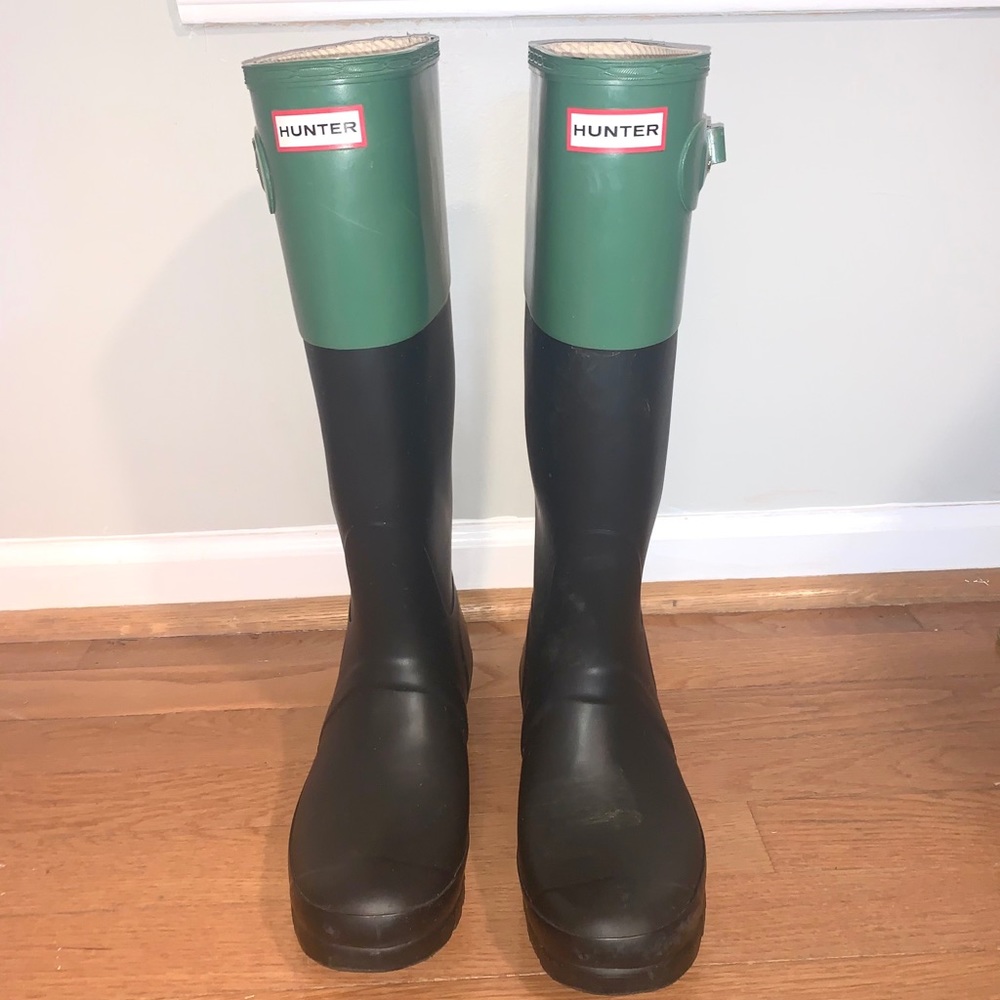 Hunter Matte black and green boots